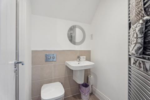 2 Fairchild End, Haddenham, Aylesbury, HP17 8DW