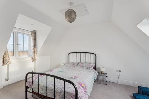 2 Fairchild End, Haddenham, Aylesbury, HP17 8DW