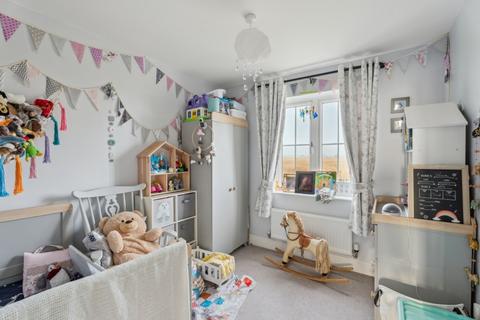 2 Fairchild End, Haddenham, Aylesbury, HP17 8DW