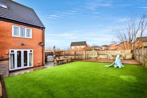 3 bedroom semi-detached house for sale, Colliers Road, Featherstone, Pontefract, West Yorkshire