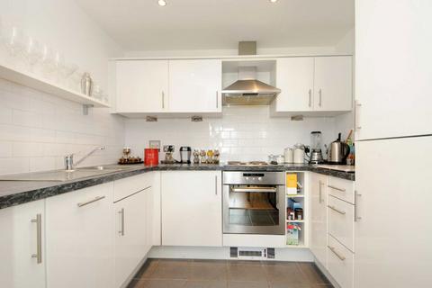 2 bedroom flat for sale, Garratt Lane, London SW18