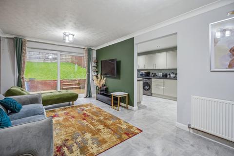3 bedroom terraced house for sale, The Spinney, Chesham, HP5