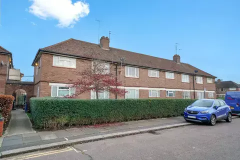 28 Marnham Avenue, London, NW2 2SP