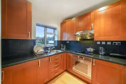 28 Marnham Avenue, London, NW2 2SP
