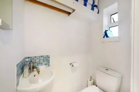 28 Marnham Avenue, London, NW2 2SP