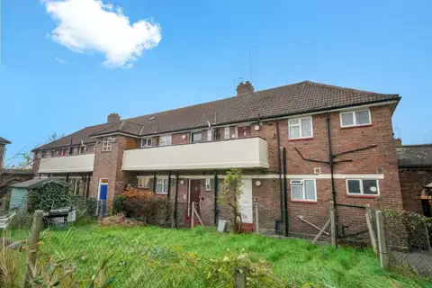 28 Marnham Avenue, London, NW2 2SP