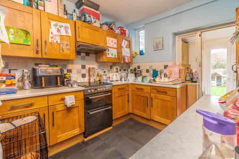 4 Bishopsway, Penwortham, Preston, PR1 9HU