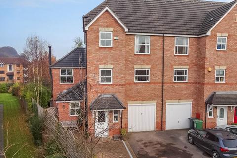 4 bedroom end of terrace house for sale, Keelham Drive, Leeds, West Yorkshire, LS19