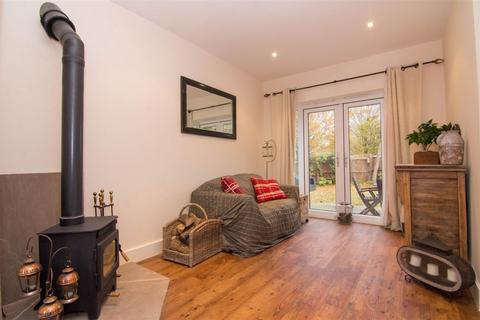 4 bedroom end of terrace house for sale, Keelham Drive, Leeds, West Yorkshire, LS19