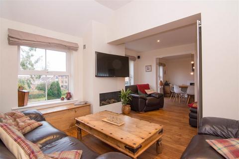 undefined, Keelham Drive, Leeds, West Yorkshire, LS19