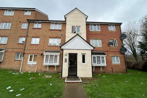 1 bedroom flat for sale, Plowman Close, N18