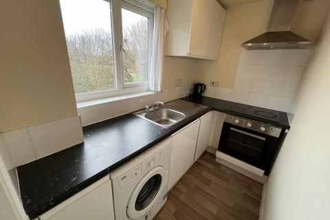 1 bedroom flat for sale, Plowman Close, N18