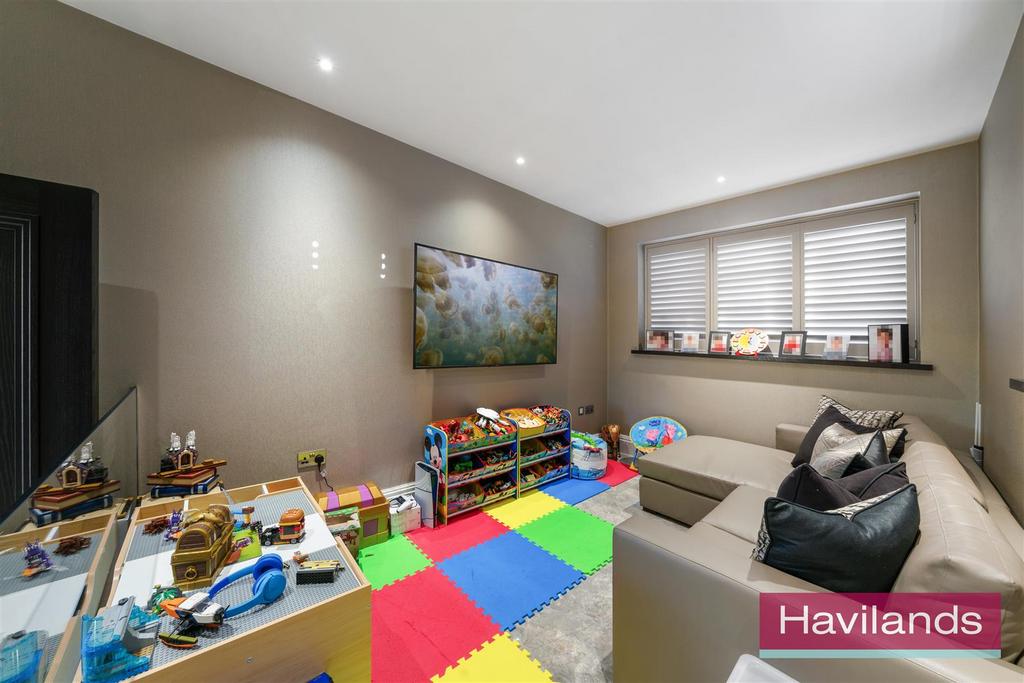 Winchmore Hill Road-13.jpg