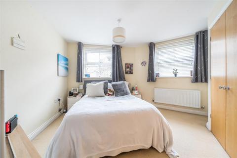 2 bedroom flat for sale, 35 Appledore Road, Castle Road