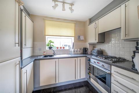 2 bedroom flat for sale, 35 Appledore Road, Castle Road