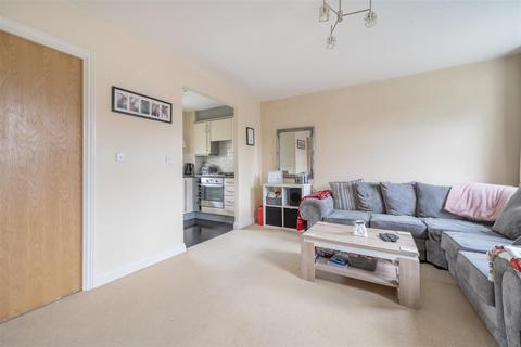 2 bedroom flat for sale, 35 Appledore Road, Castle Road