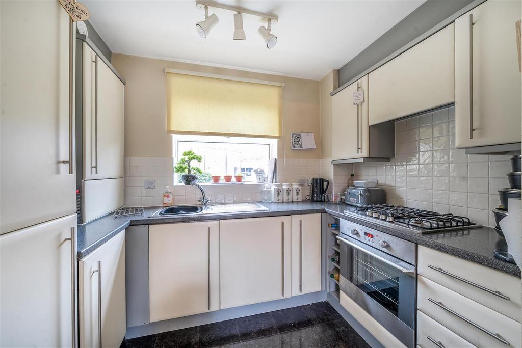 Kitchen h.jpg