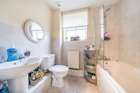 35 Appledore Road, Bedford, MK40 3UZ
