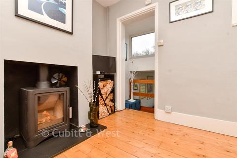 15 Riverside, Dorking, RH4 1PR