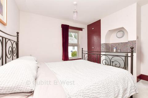 15 Riverside, Dorking, RH4 1PR