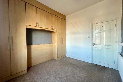 2 bedroom flat to rent, Rossall Road, Thornton-Cleveleys FY5