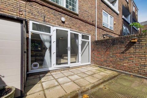 3 bedroom maisonette to rent, Gough Walk, Poplar, London, E14