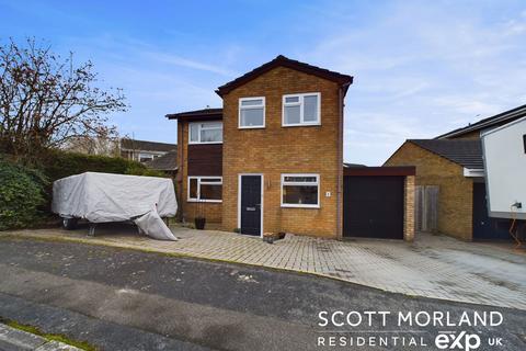 4 bedroom detached house for sale, Hollyhock Close, Basingstoke RG22