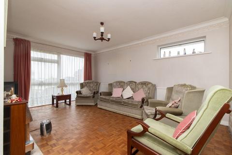 4 bedroom bungalow for sale, St. Michaels Avenue, Margate, CT9