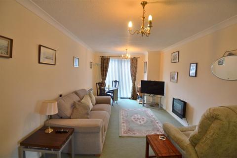 1 bedroom apartment for sale, Pinewood Court, Fleet GU51