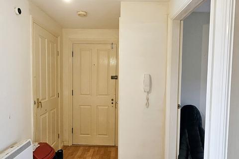 2 bedroom flat for sale, Nuffield Court, Old Park Mews, Hounslow, Greater London, TW5