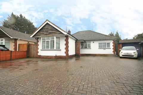 4 bedroom detached bungalow for sale, Linchfield Road, Datchet