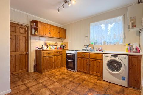 3 bedroom semi-detached house for sale, Cherry Holt, Newark NG24