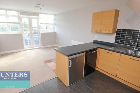 2 bedroom flat to rent, Mawson House, Fairbairn Fold, Laisterdyke, Bradford, BD4