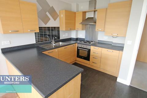 2 bedroom flat to rent, Mawson House, Fairbairn Fold, Laisterdyke, Bradford, BD4