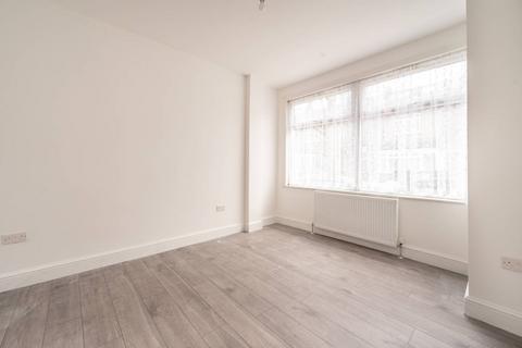 4 bedroom terraced house to rent, Pulleyns Avenue, East Ham, London, E6