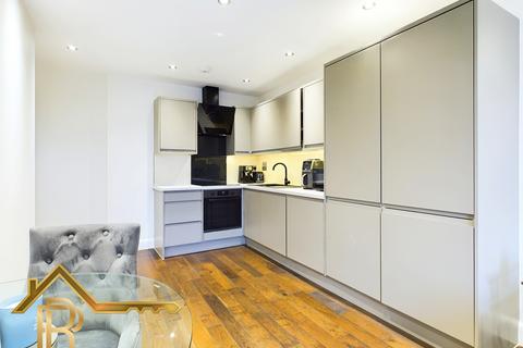 2 bedroom flat for sale, High Road, Brentwood CM14