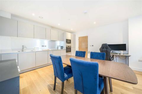 2 bedroom flat for sale, Station Road, London SE13