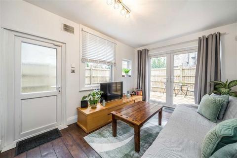 2 bedroom flat for sale, Morrish Road, London SW2