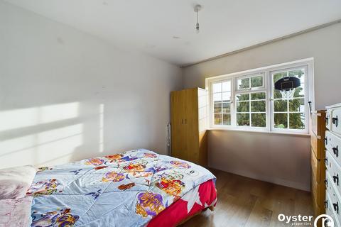 4 bedroom semi-detached house for sale, Orpington Gardens, London, N18