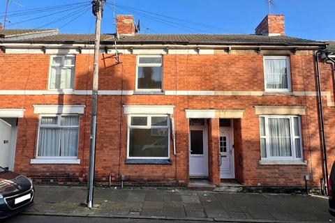 4 bedroom terraced house to rent, Gordon Street, Northamptonshire NN16