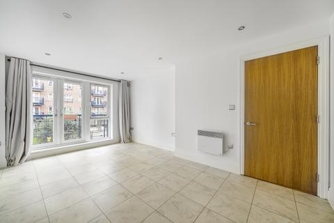 1 bedroom flat to rent, Seven Kings Way, KT2