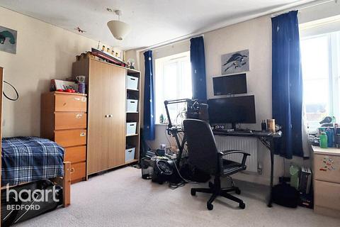 147 Ashmead Road, Bedford, MK41 7FD