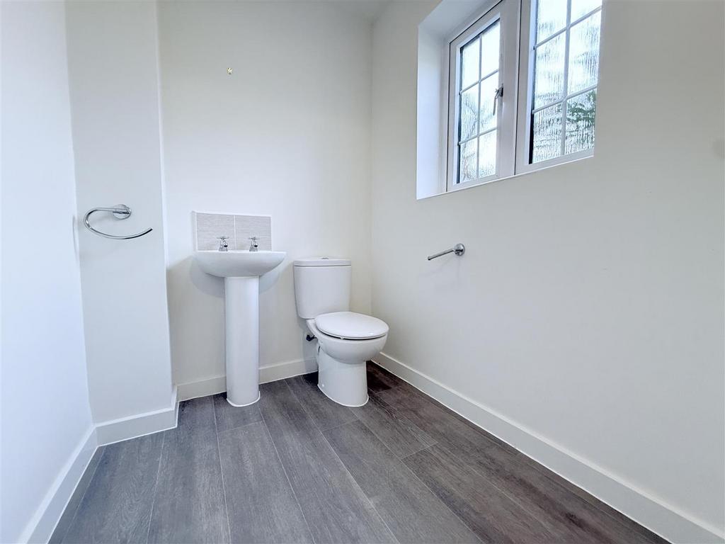 Ground floor cloak room