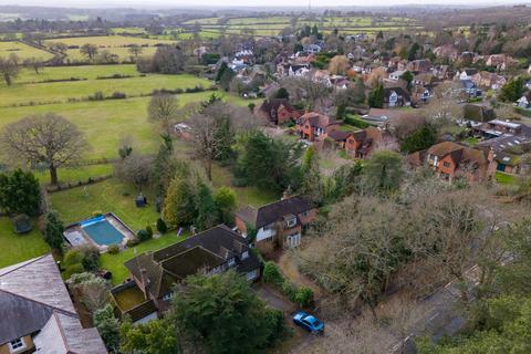 Coggers Leatherhead Road, Oxshott, Leatherhead, KT22 0ET