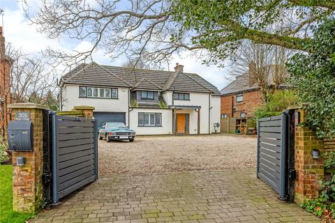 5 bedroom detached house for sale, Luton Road, Harpenden, Hertfordshire, AL5