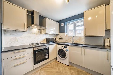 2 bedroom flat for sale, Church Path, London W4