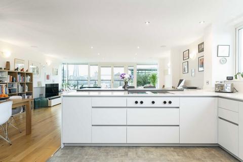 3 bedroom flat for sale, Wapping High Street, London E1W