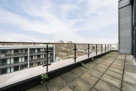 3 bedroom flat for sale, Wharf Street, London SE8