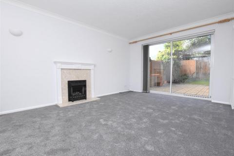 3 bedroom detached house to rent, St. Marys Avenue