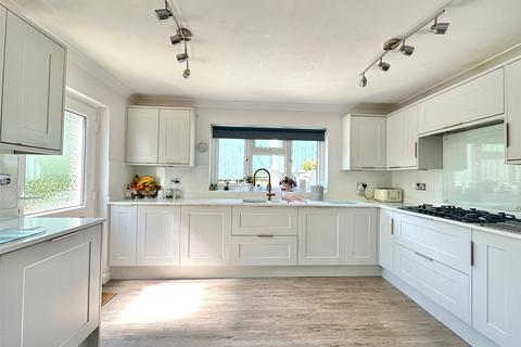 3 Holwill Drive, Torrington, EX38 7LQ